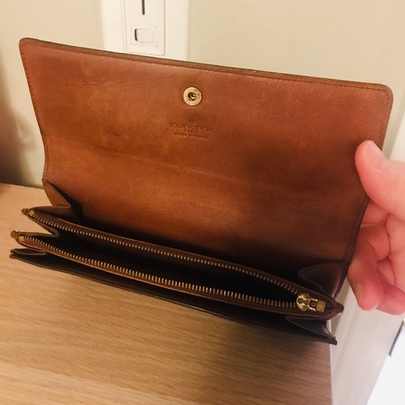 Louis Vuitton Sarah Wallet Brown Coated Canvas
LV Monogram - Picture 8 of 16